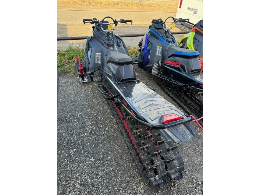 2023 Polaris Pro Rmk Boost 165x2.75 alt