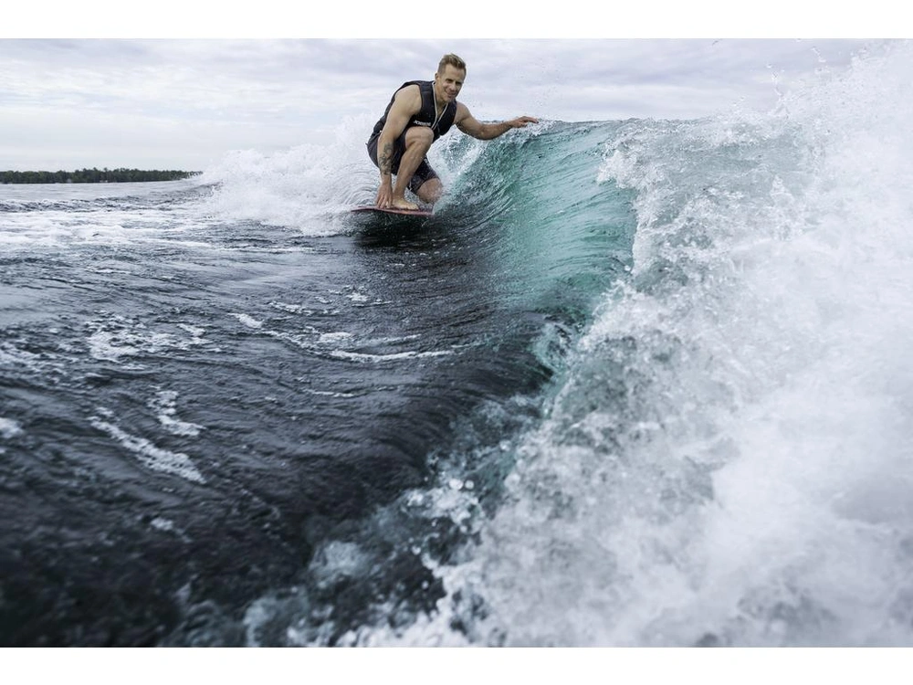 Regal Ls2 Surf 2026 alt