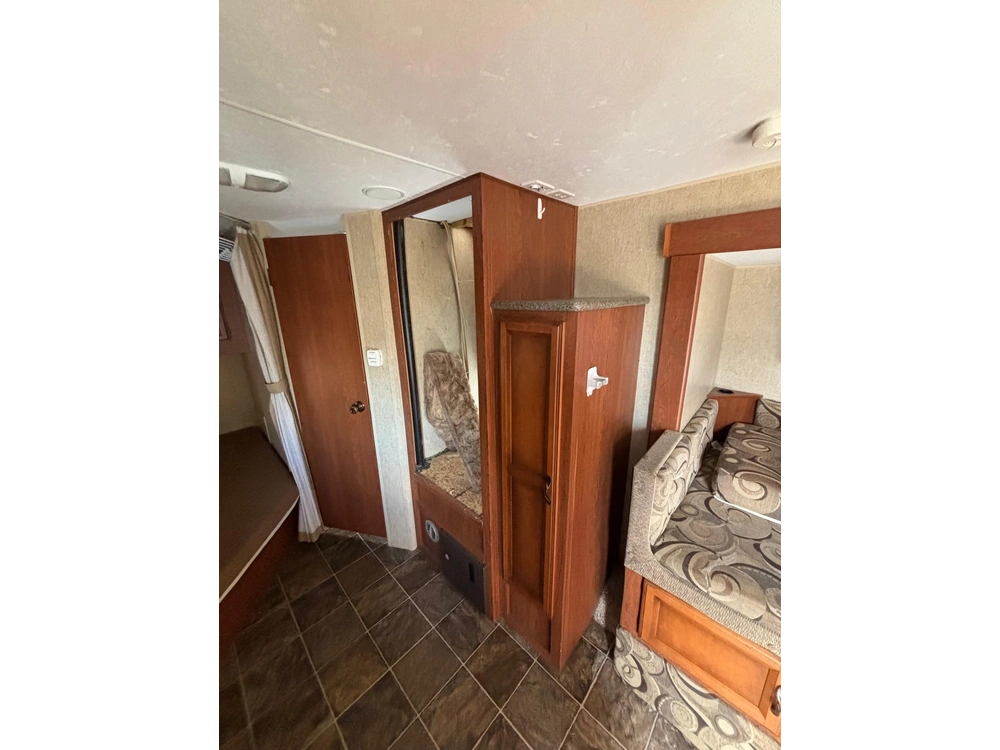 2013 Sportsmen Travel Trailer alt