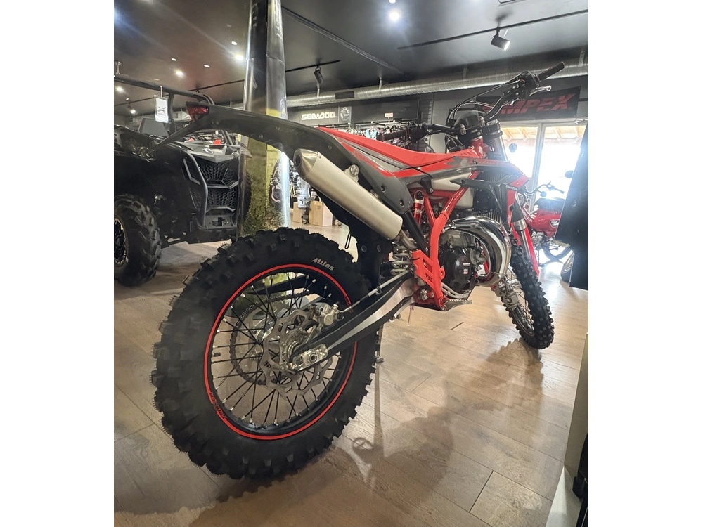 2025 Beta 300 Xtrainer alt