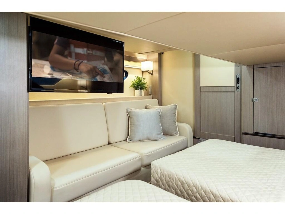 Regal 42 Xo 2026 alt