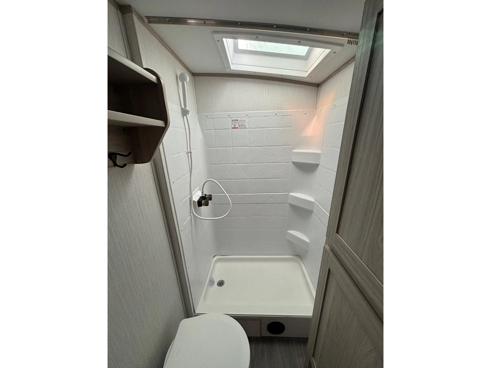 2024 Shadow Cruiser Shadow Cruiser Ultra Lite Travel Trailer 240 Bhs alt