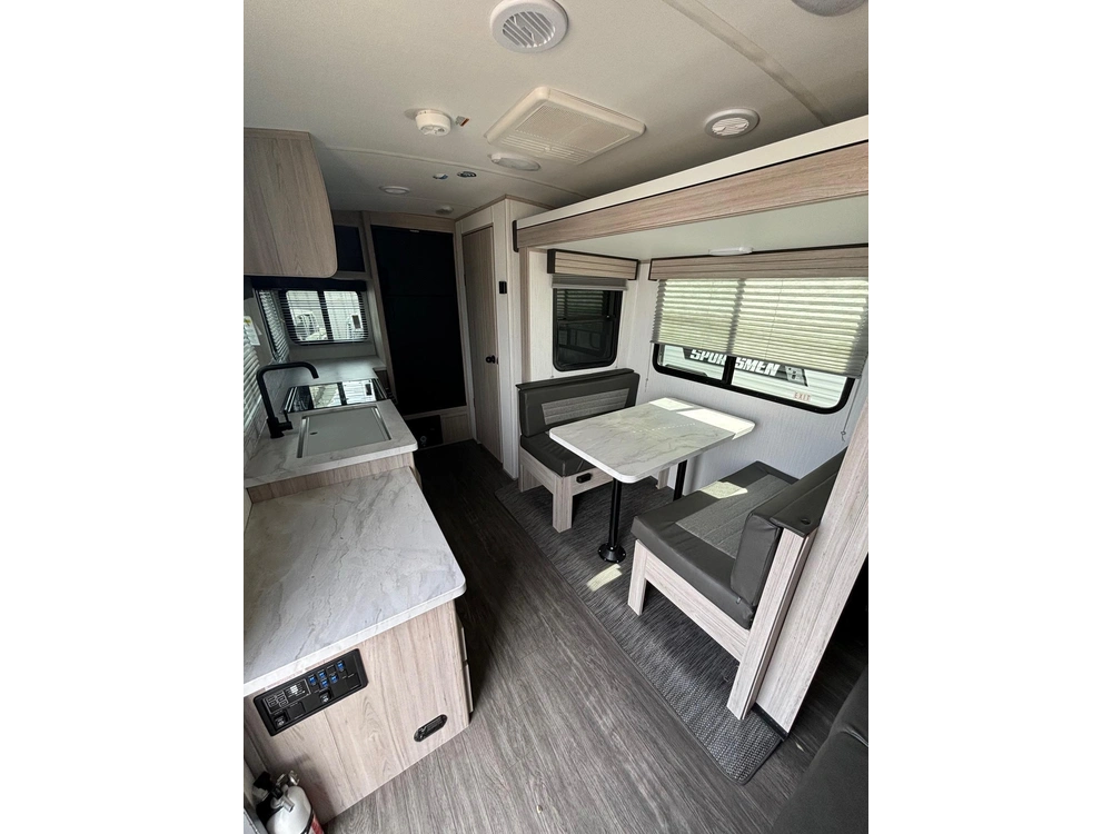 2024 Shadow Cruiser 180mbs alt