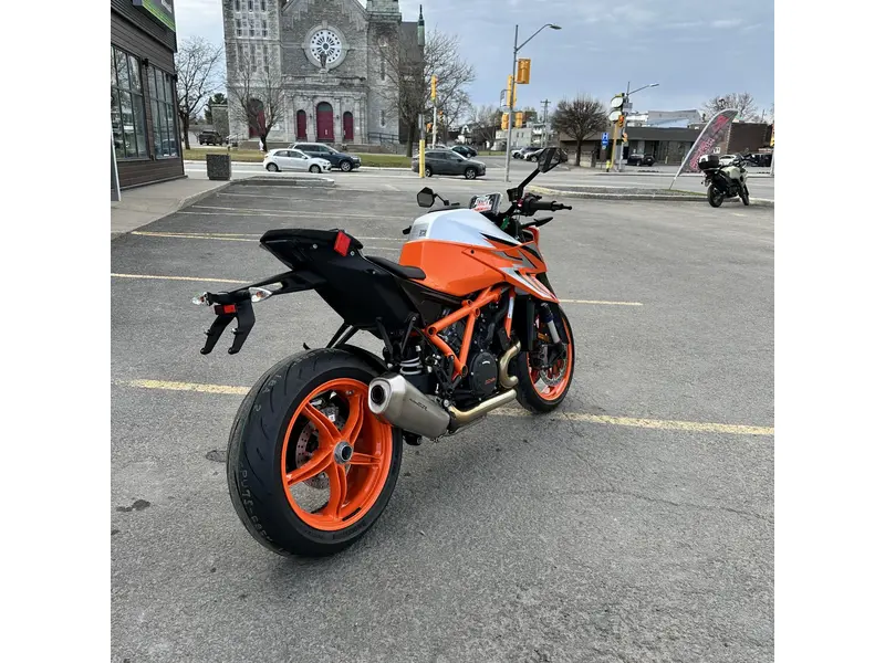 2023 KTM 1290 SUPER DUKE R EVO