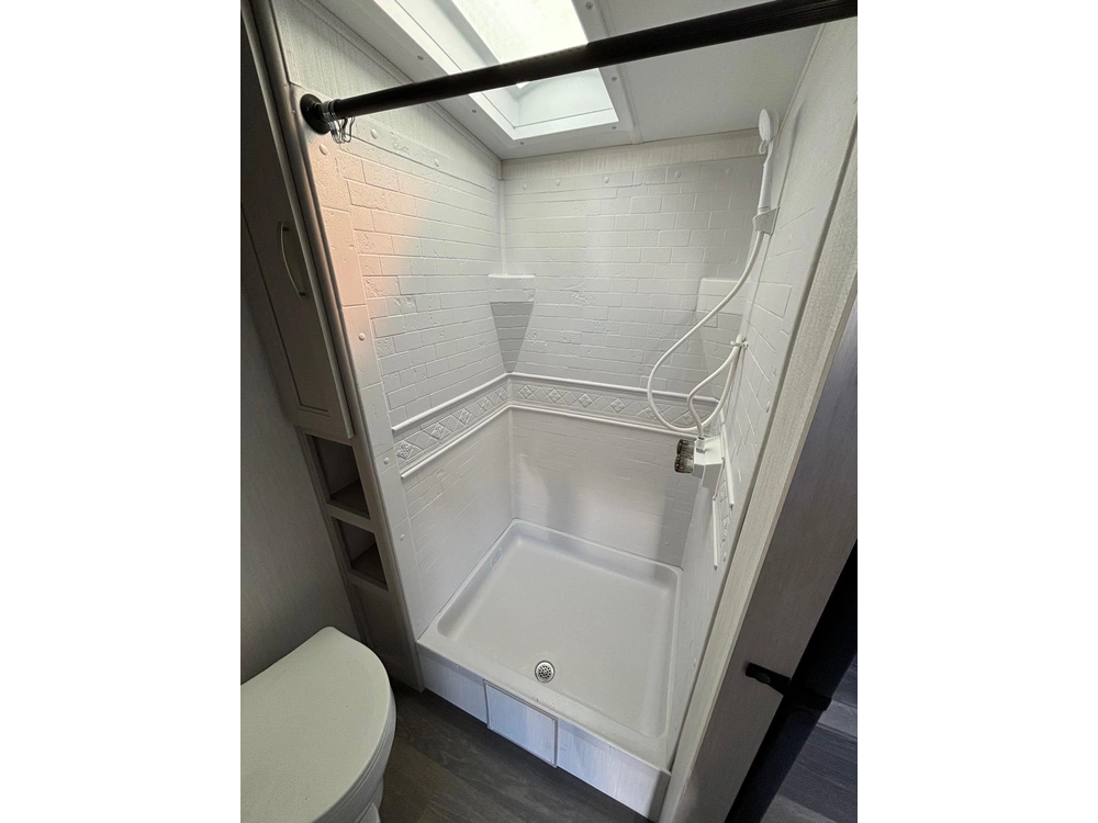 2024 Shadow Cruiser Shadow Cruiser Ultra Lite 260 Rbs alt