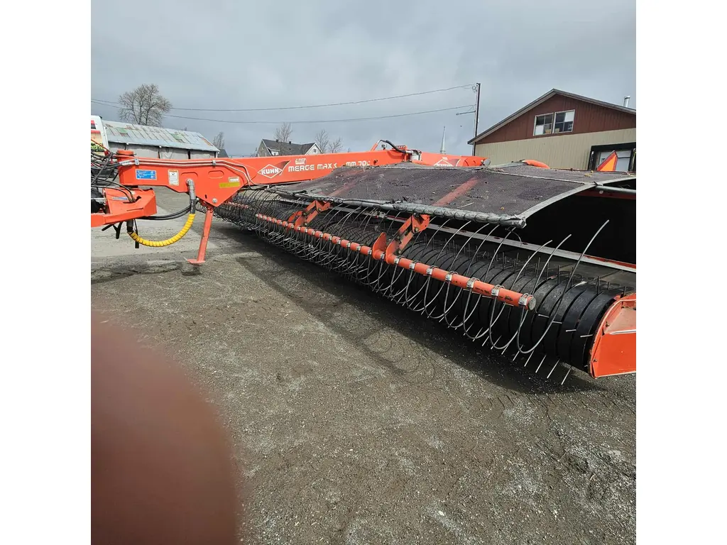 2017 Kuhn MM700