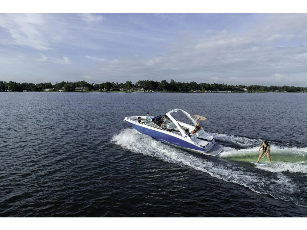 Regal Ls6 Surf 2026 alt