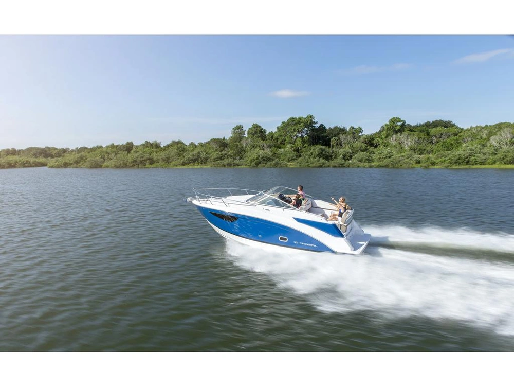 Regal 26 Express Cruiser 2026 alt