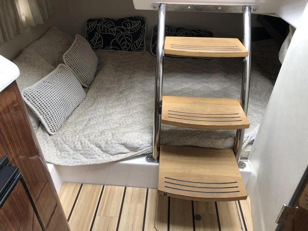 2015 Regal 28 Express alt
