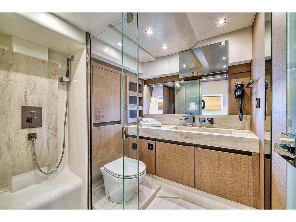 Prestige Yachts 690 F 2026 alt