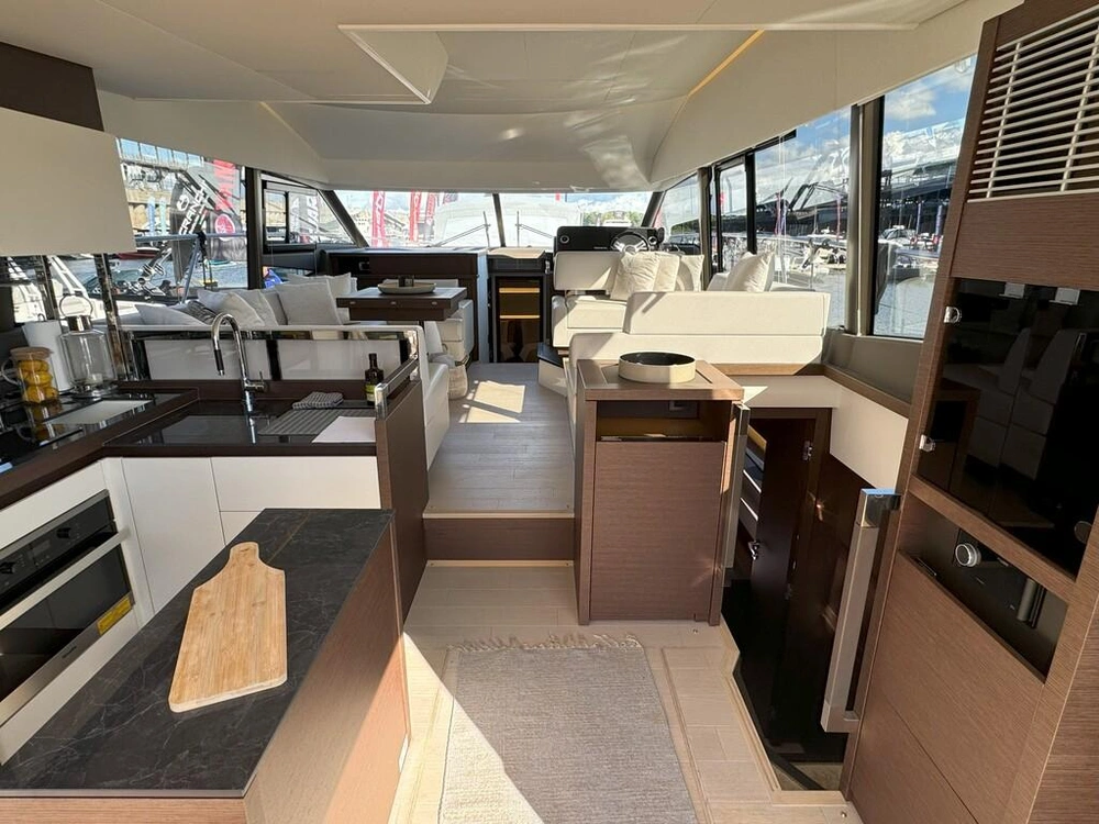 Prestige Yachts 520 Fly 2020 alt
