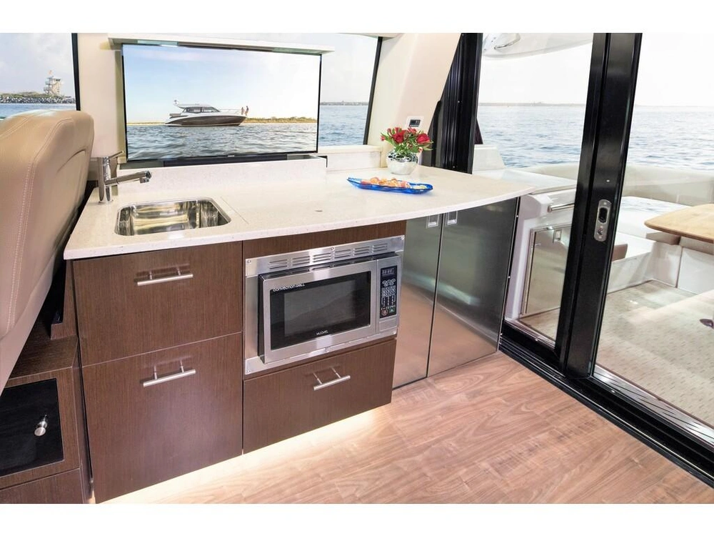 Regal 42 Grande Coupe 2026 alt