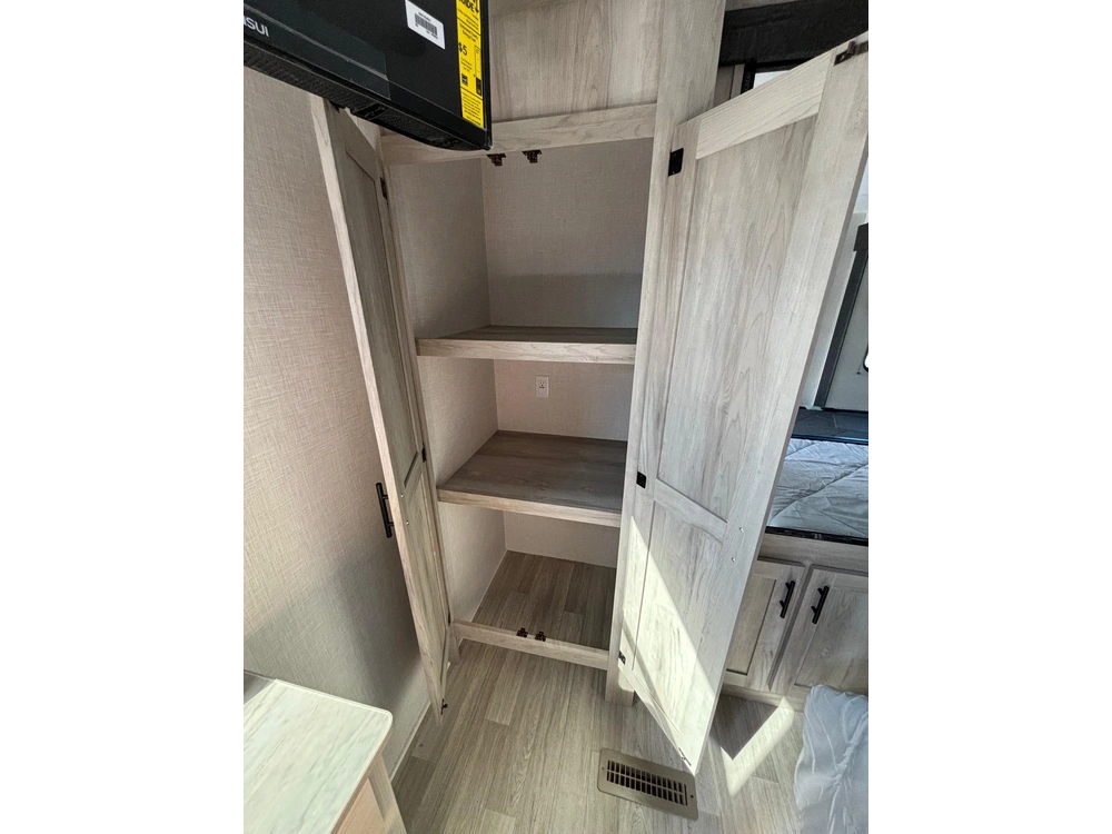 2024 Sportsmen Sportsmen Destination 362bh alt