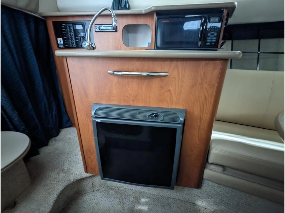 2006 Bayliner 245 alt