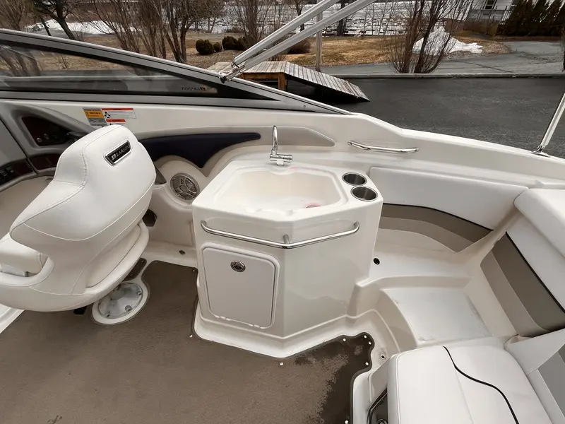 Larson LXI 258 volvo 5,7 2010