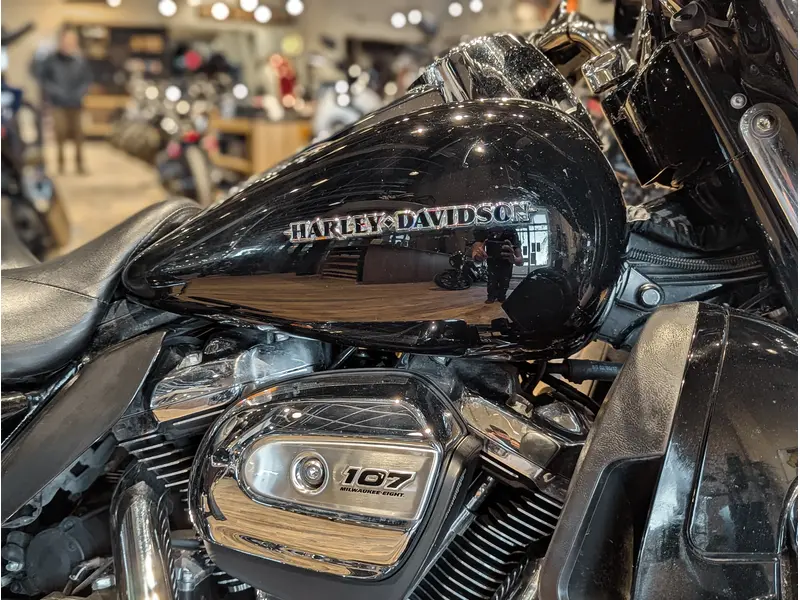 2018 Harley-Davidson Electra Glide Ultra Limited // Vivid Black