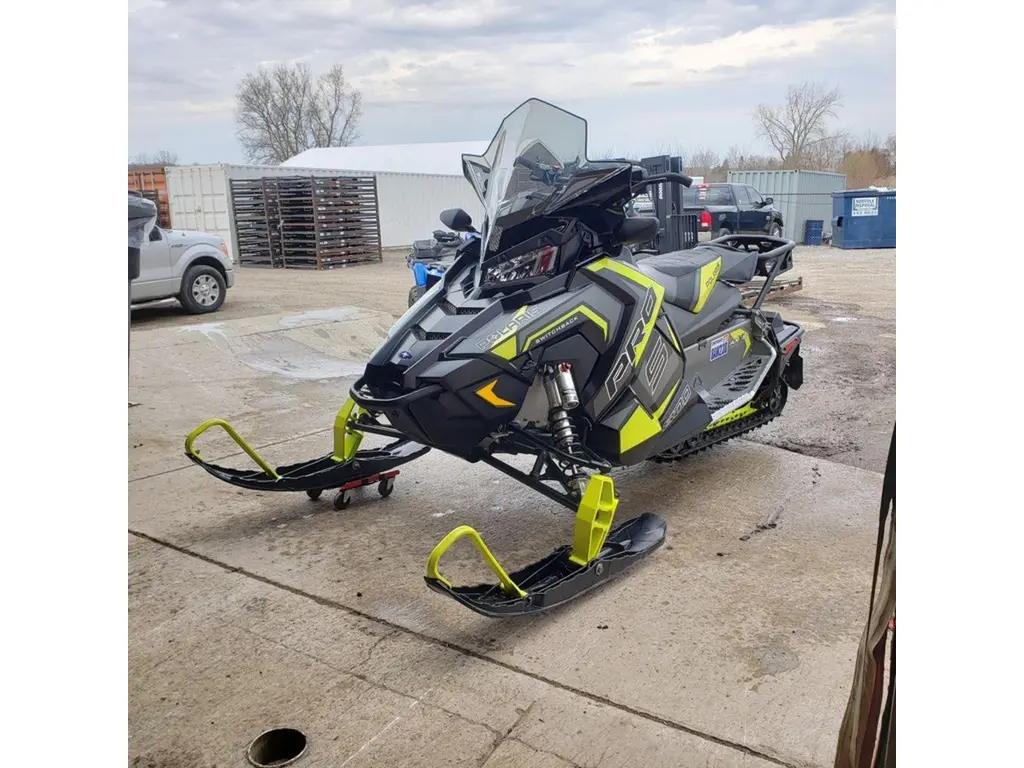 2018 Polaris Switchback® PRO-S 800 H.O. 137