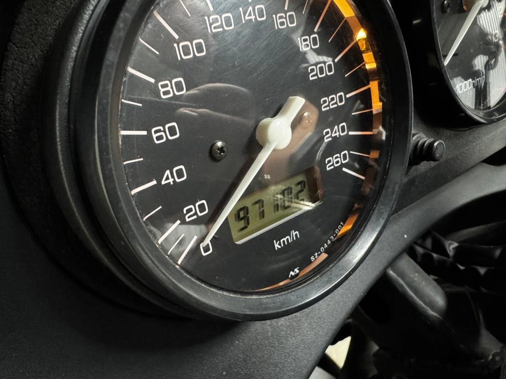 Suzuki Katana 750 2003 alt