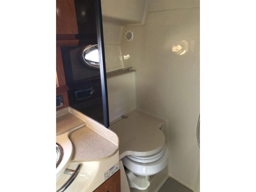 2005 Four Winns 348 alt