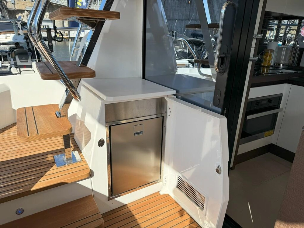Prestige Yachts 520 Fly 2020 alt