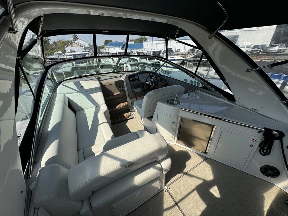 2017 Regal 32 Express alt