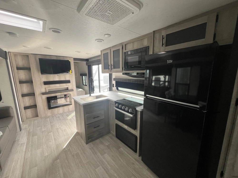 2024 Sportsmen Sportsmen Destination 362db alt