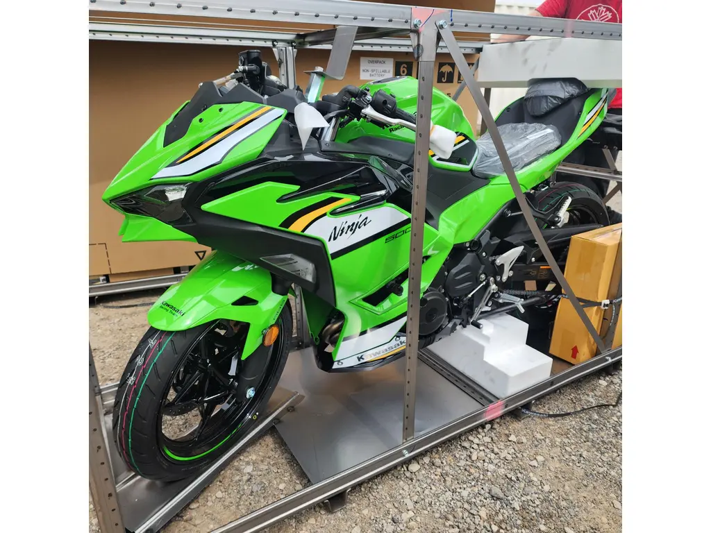 2025 Kawasaki Ninja 500 SE KRT Edition