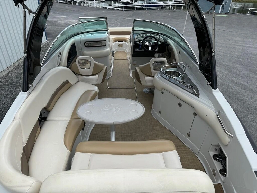 2014 Crownline E6 alt
