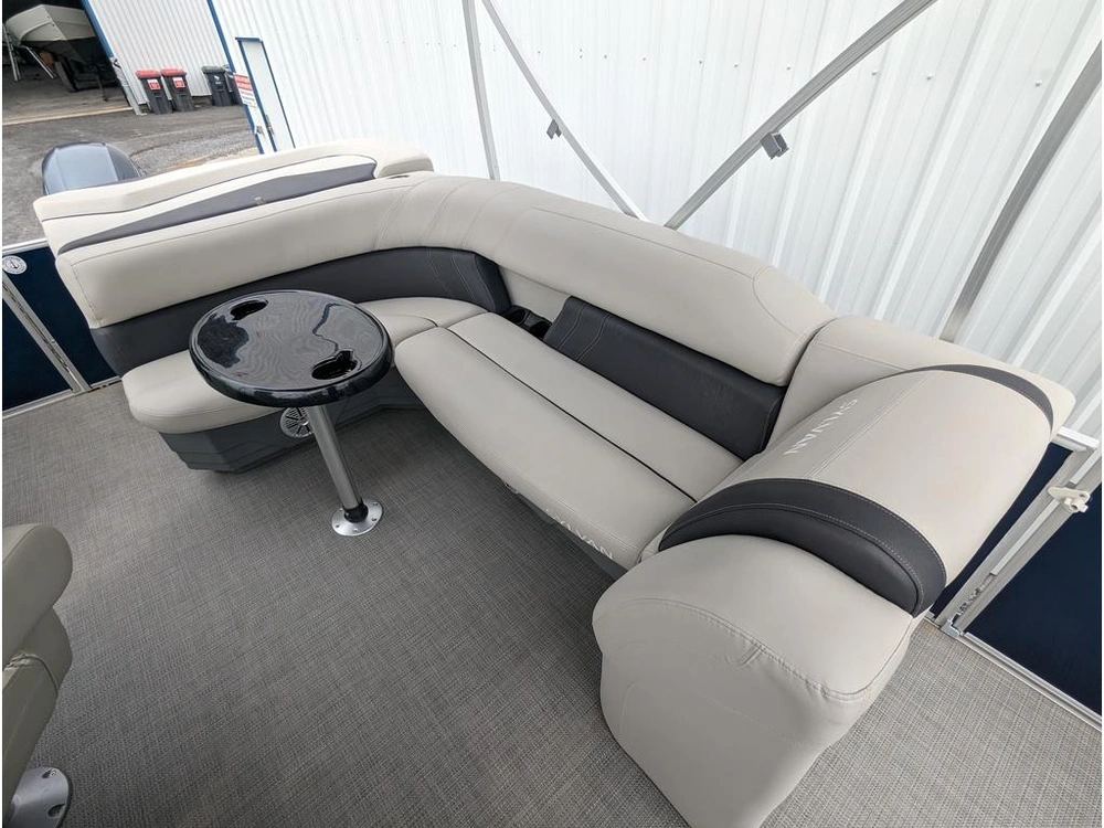 2020 Sylvan Mirage Cruise 8522 Pts alt