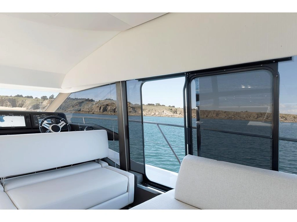 Prestige Yachts 520 Fly 2026 alt