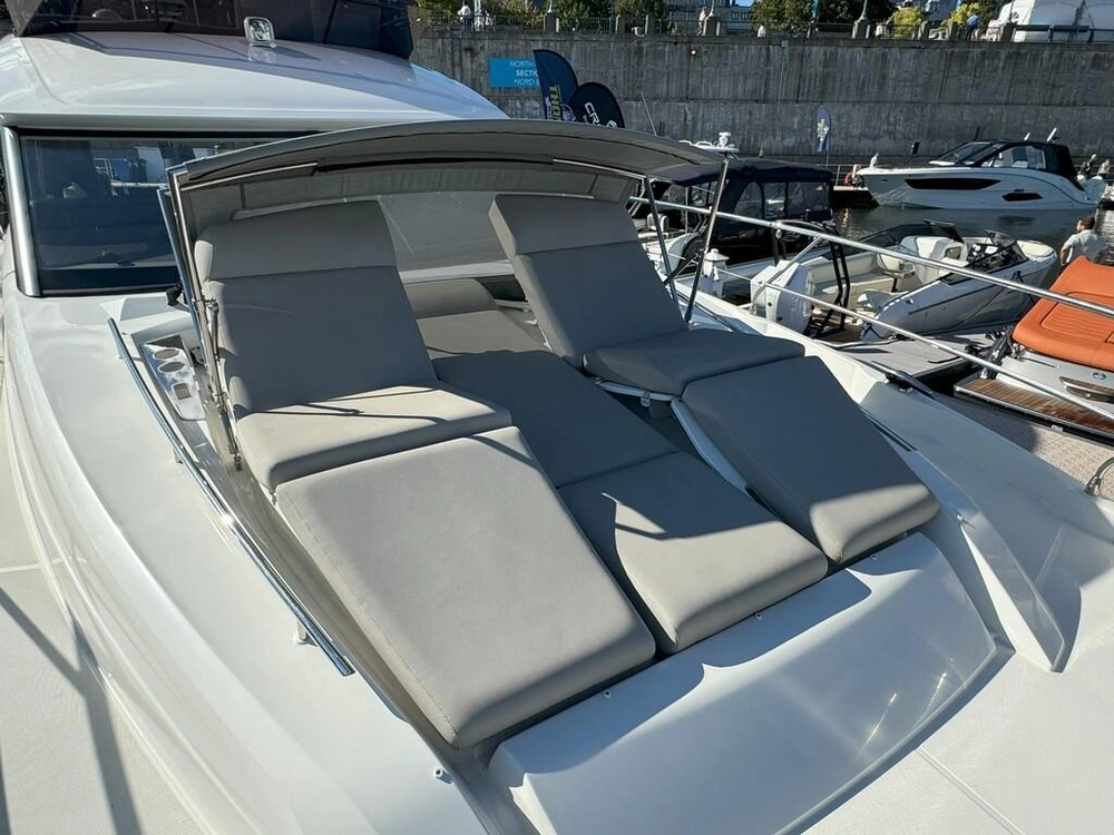 Prestige Yachts 520 Fly 2020 alt