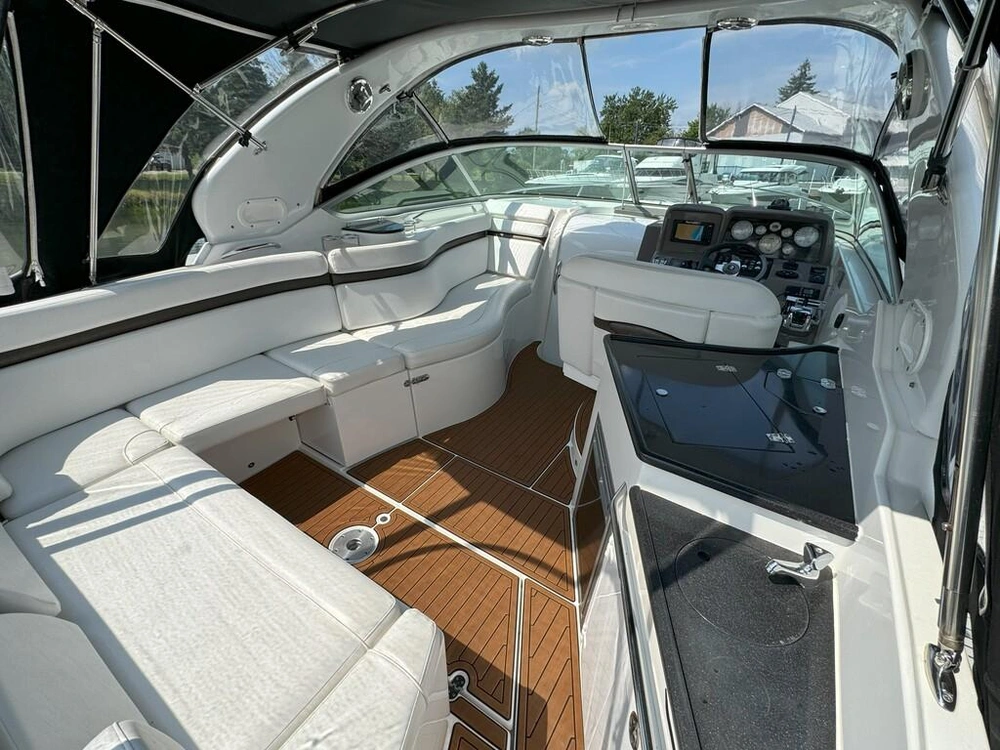 Rinker Boat Co 310 2010 alt