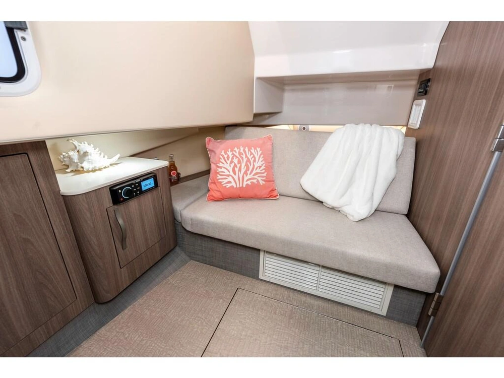 Regal Sav 33 2026 alt