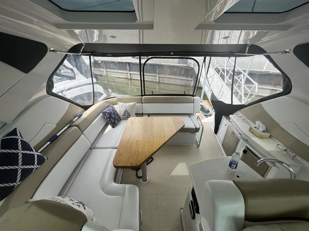 2012 Four Winns V435 alt