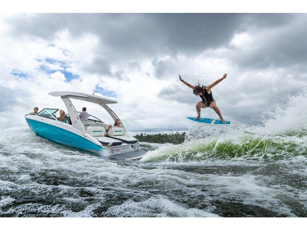 Regal Ls4 Surf 2026 alt