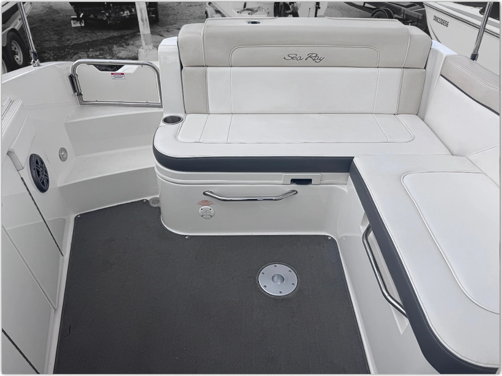 2014 Sea Ray 260 Sundeck alt