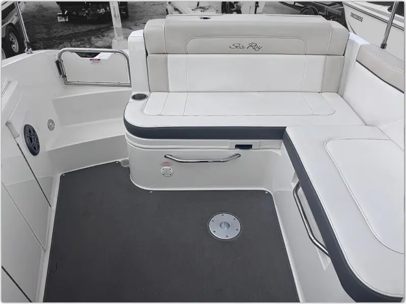 2014 Sea Ray 260 SunDeck