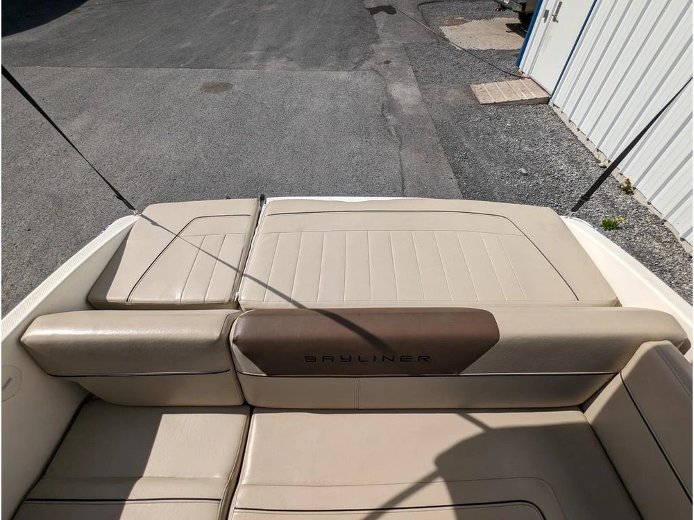 2015 Bayliner 642 Overnighter alt