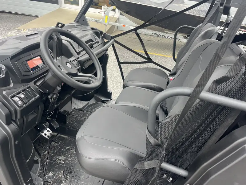 2025 Can-Am DEFENDER XT HD 7