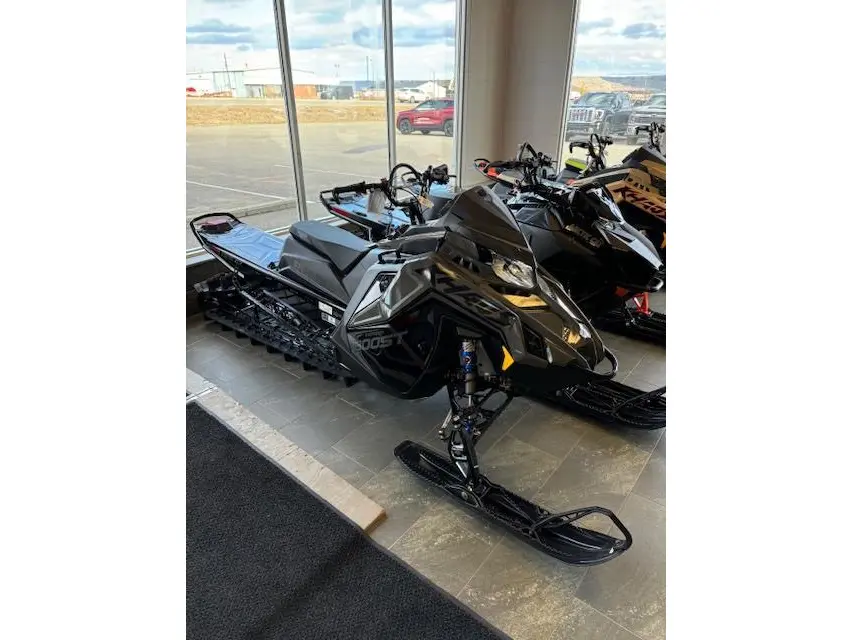 2025 Polaris SNO-25 BOOST RMK