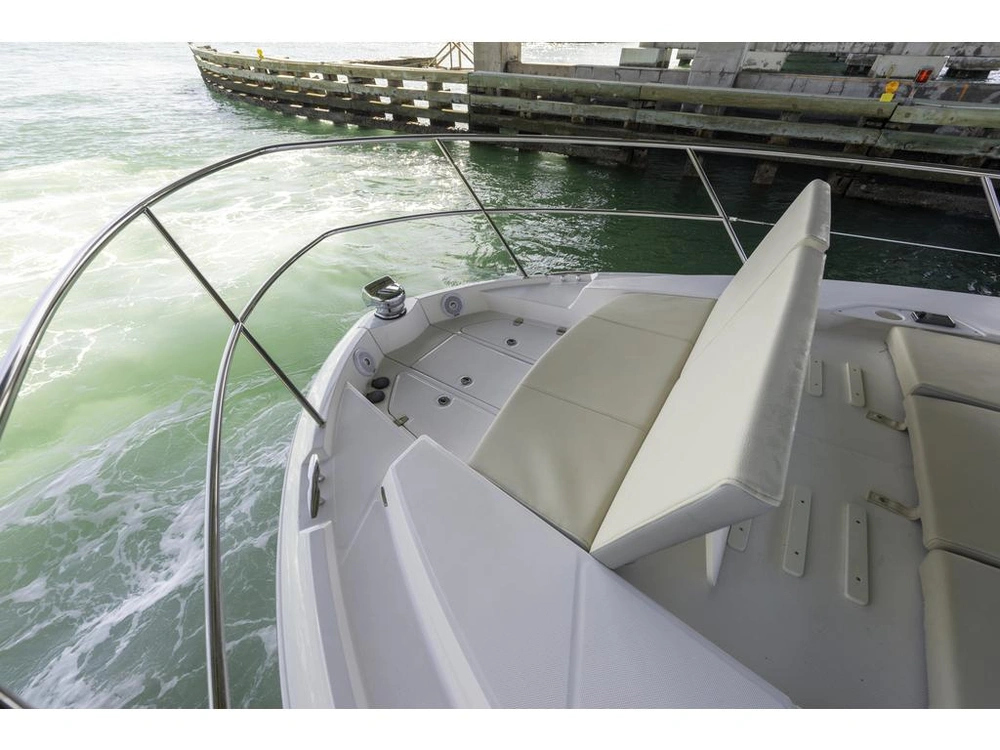 Regal 38 Flybridge 2026 alt