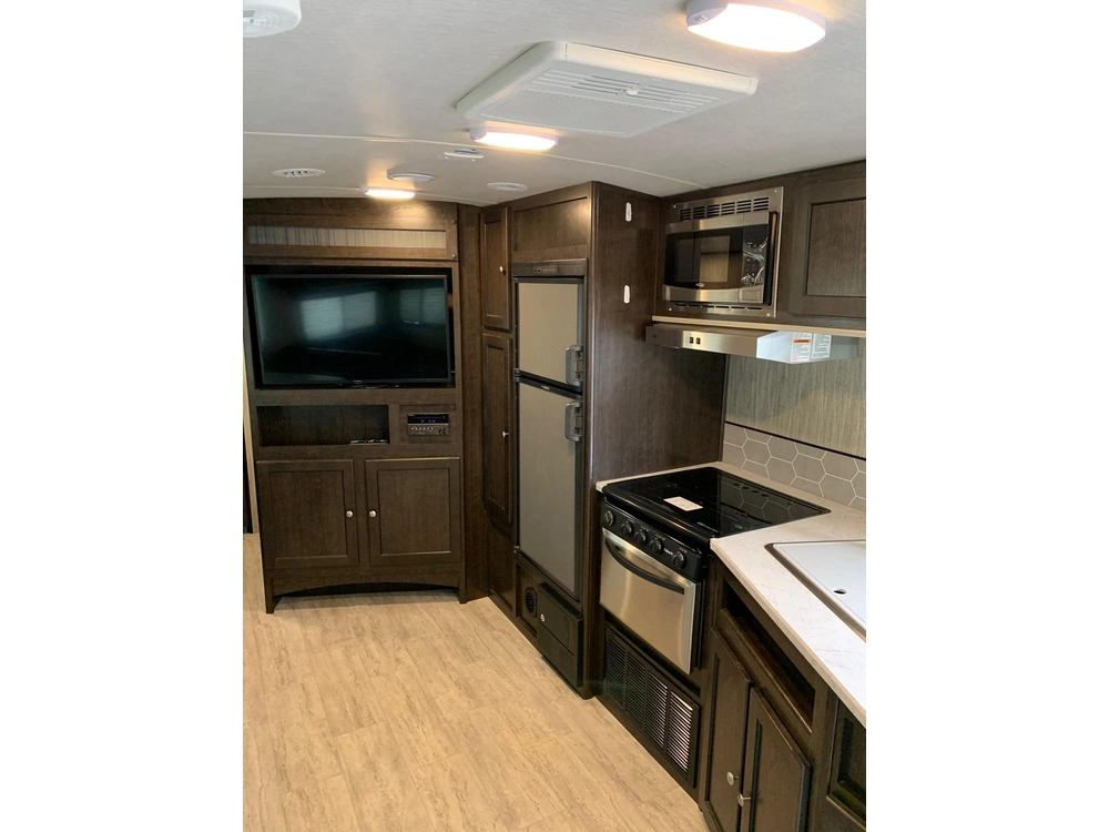 2020 Shadow Cruiser Shadow Cruiser 263 Rls alt