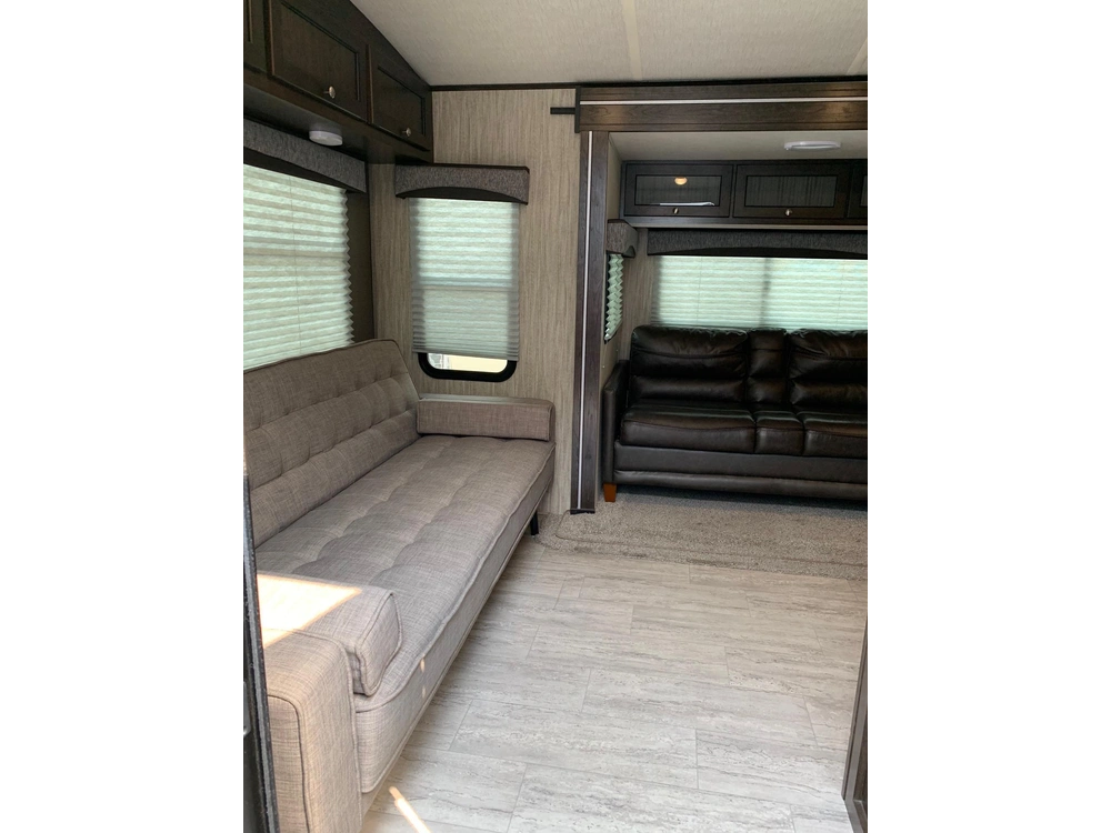 2020 Shadow Cruiser Shadow Cruiser 263 Rls alt