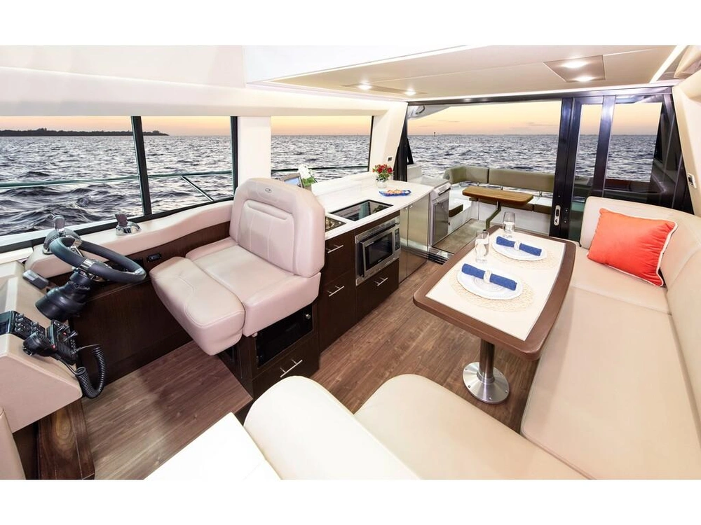 Regal 42 Grande Coupe 2026 alt