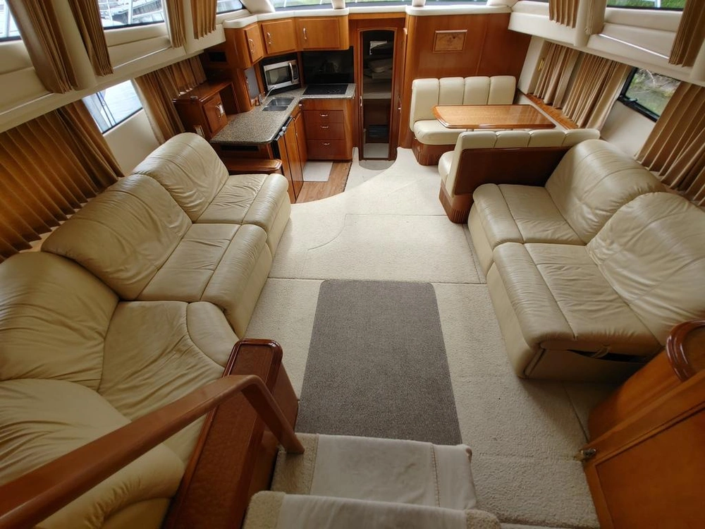 Carver Yachts 444 Motor Yacht 2004 alt