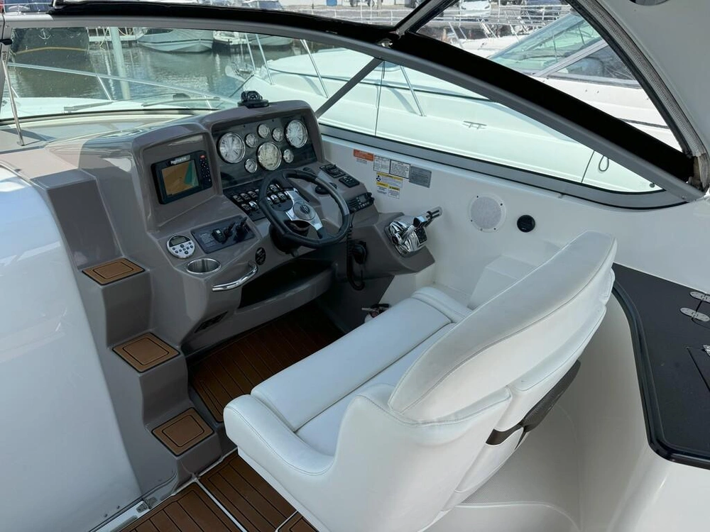 Rinker Boat Co 310 2010 alt