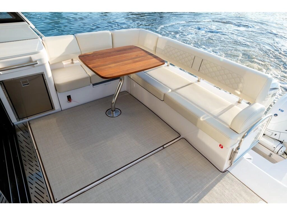 Regal 42 Xo 2026 alt