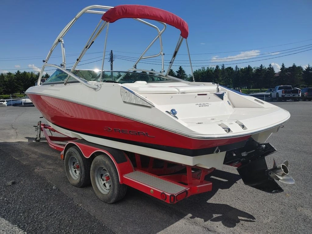 Regal 2200 Bowrider 2005 alt