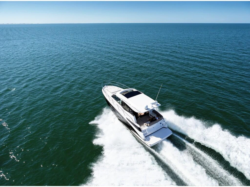 Regal 42 Grande Coupe 2026 alt