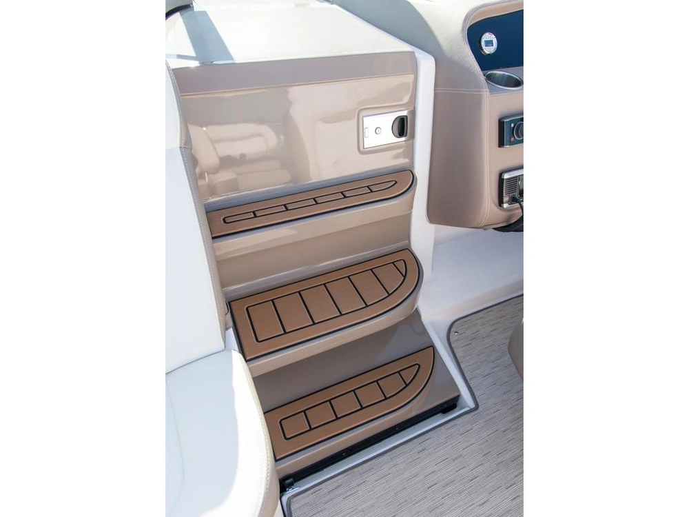 Regal 33xo 2026 alt